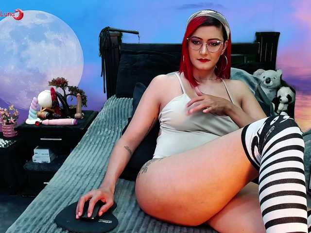 Hanna-Luna live cam on BongaCams
