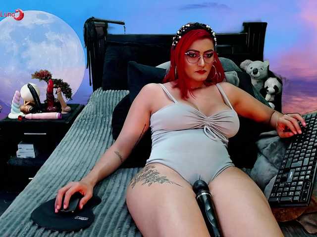 Hanna-Luna live cam on BongaCams