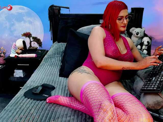 Hanna-Luna live cam on BongaCams