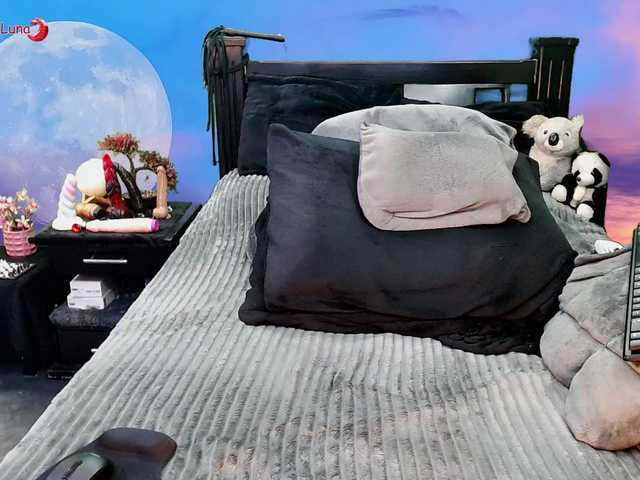 Hanna-Luna live cam on BongaCams