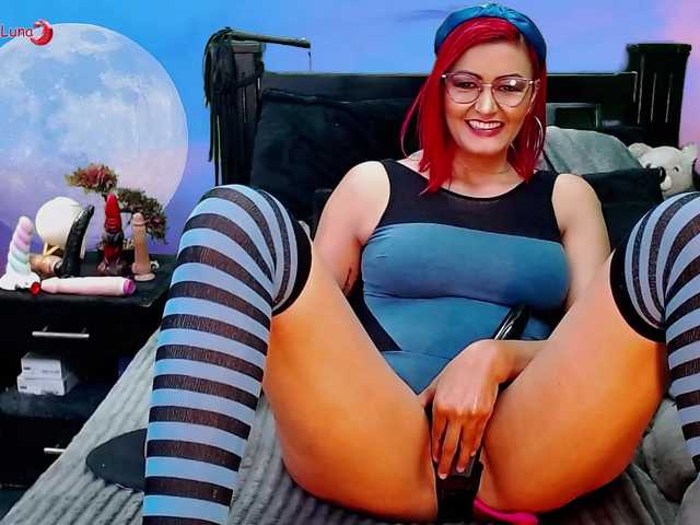 Hanna-Luna live cam on BongaCams