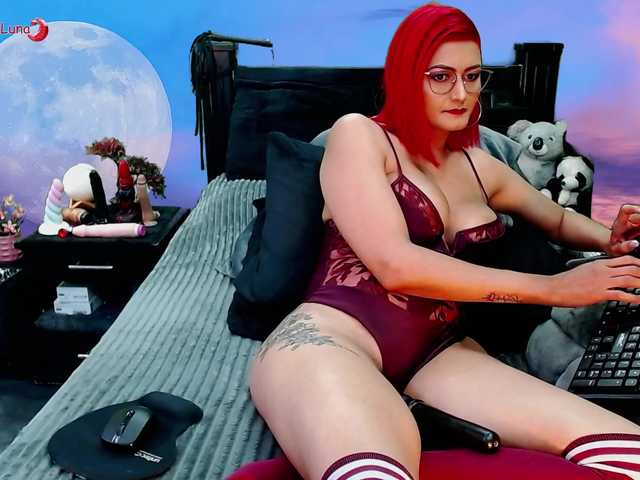 Hanna-Luna live cam on BongaCams