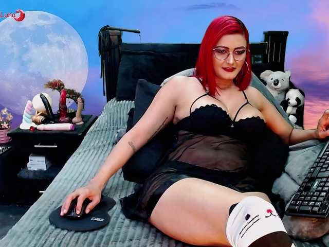 Hanna-Luna live cam on BongaCams