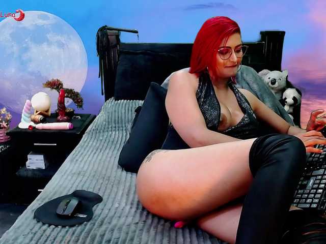 Hanna-Luna live cam on BongaCams