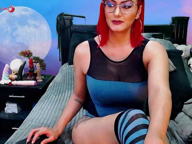 Hanna-Luna live cam on BongaCams