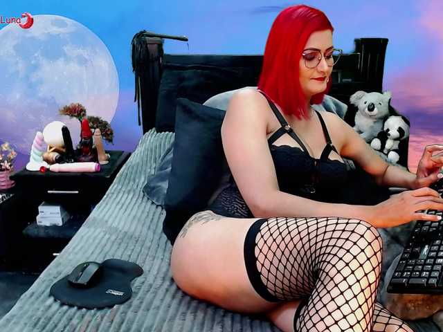 Hanna-Luna live cam on BongaCams