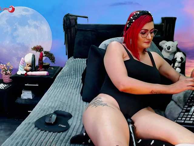 Hanna-Luna live cam on BongaCams