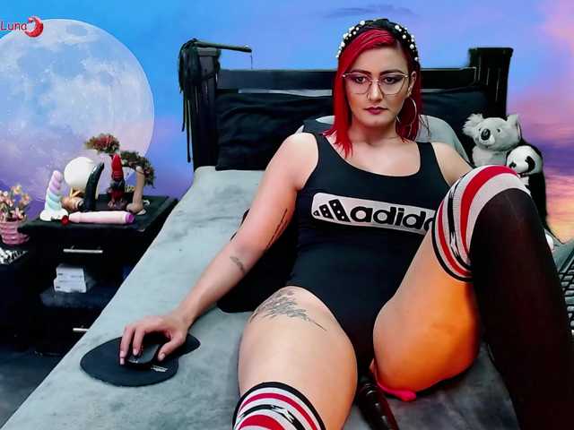 Hanna-Luna live cam on BongaCams