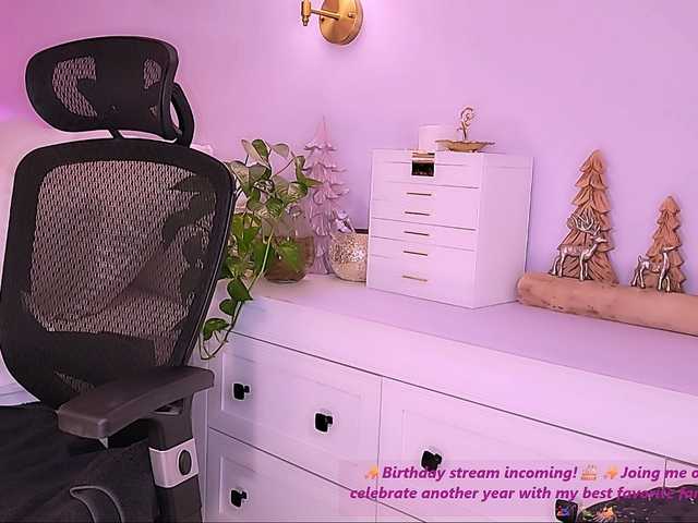 SeductiveMina's BongaCams show and profile