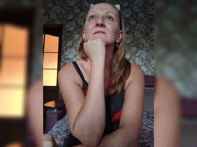 Zarevna live cam on BongaCams
