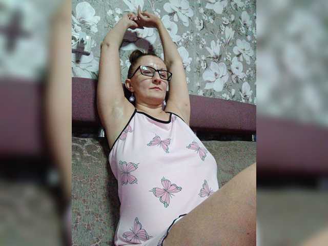 Zarevna live cam on BongaCams