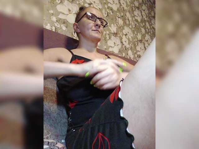 Zarevna live cam on BongaCams
