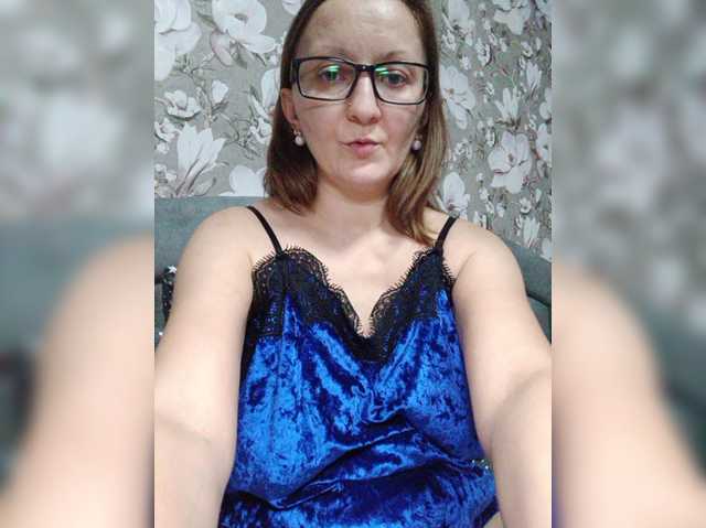 Zarevna live cam on BongaCams
