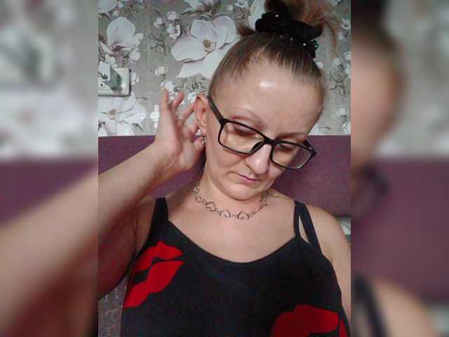 Zarevna live cam on BongaCams