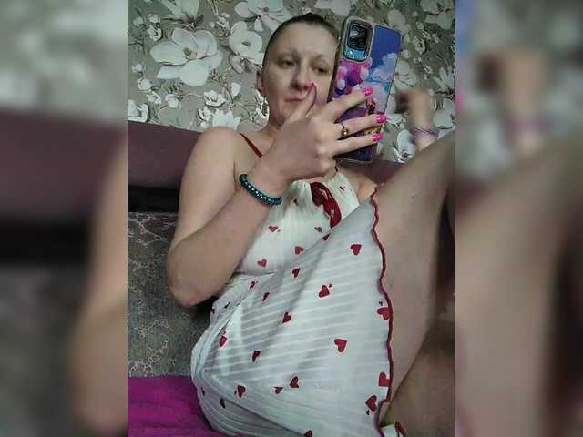 Zarevna's BongaCams show and profile