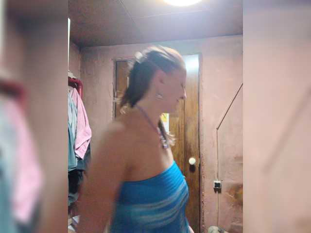 Zarevna live cam on BongaCams