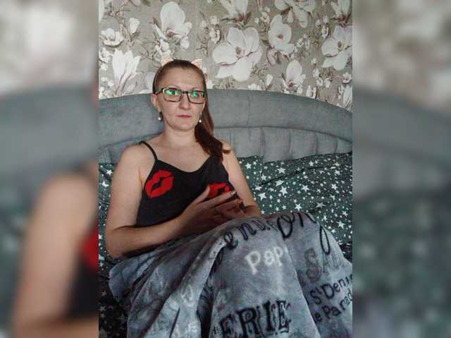Zarevna live cam on BongaCams