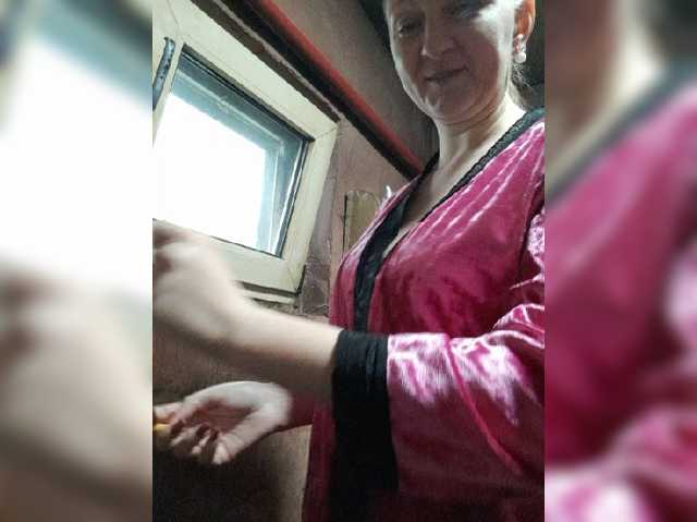 Zarevna live cam on BongaCams