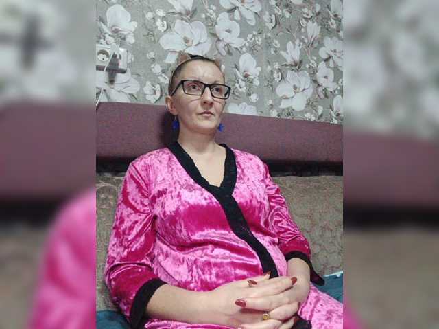 Zarevna, live now on BongaCams