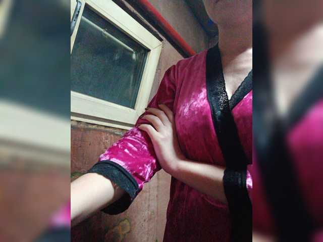 Zarevna, live now on BongaCams