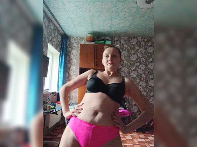 Zarevna, live now on BongaCams