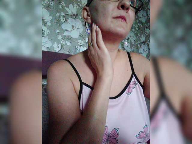 Zarevna live cam on BongaCams