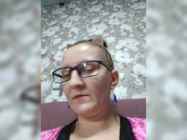 Zarevna, en directo ahora en BongaCams