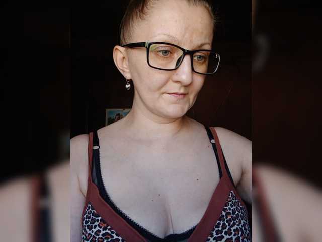 Zarevna live cam on BongaCams
