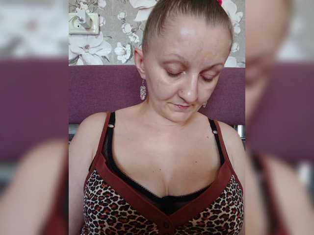 Zarevna live cam on BongaCams