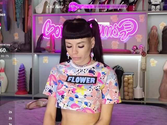 Youlalia live webcam show