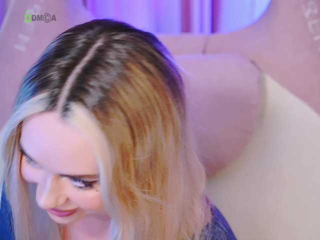 le modèle -Ann est en webcam porno dans un show sur le site bongacams, il possède les tags suivants: White/Caucasian,Blonde,Shaved