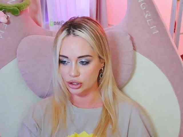 000--- Sex Cam Show