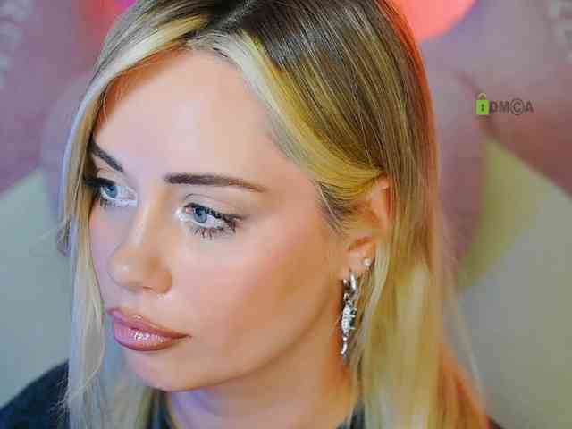 000--- Sex Cam Show