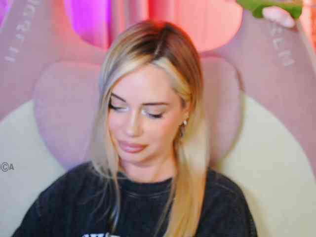 000--- Sex Cam Show