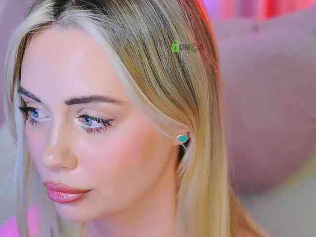 000--- Sex Cam Show