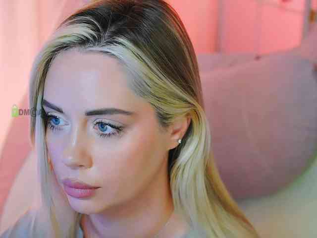 000--- Sex Cam Show
