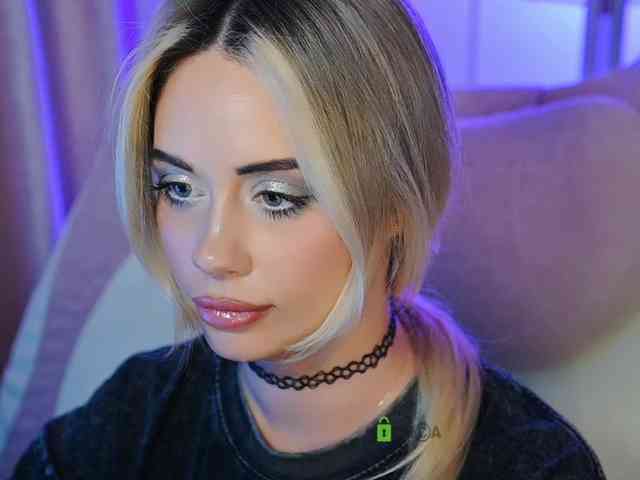 000--- Live Webcam on BongaCams