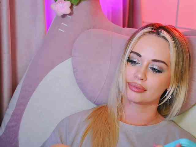 000--- Sex Cam Show