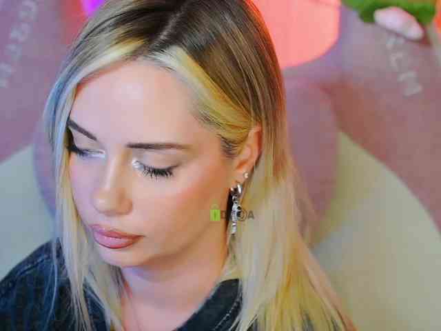 000--- Sex Cam Show