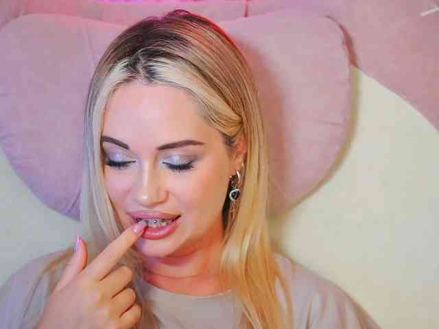 000--- Sex Cam Show