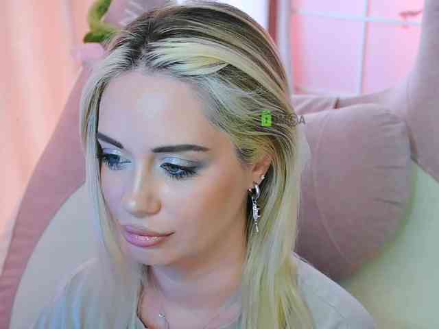 000--- Sex Cam Show