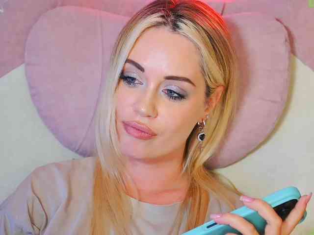 000--- Sex Cam Show