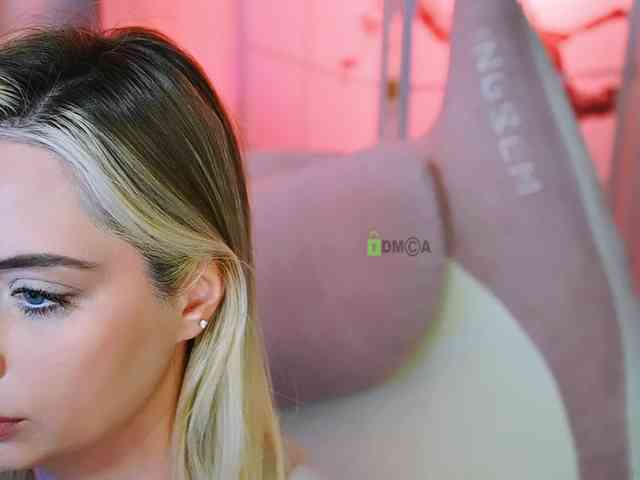 000--- Sex Cam Show