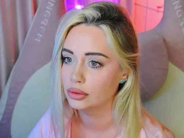 000--- Sex Cam Show
