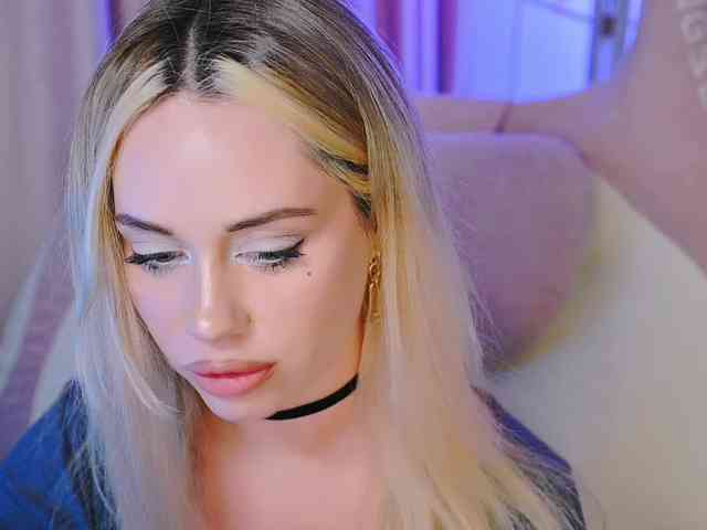 000--- Sex Cam Show