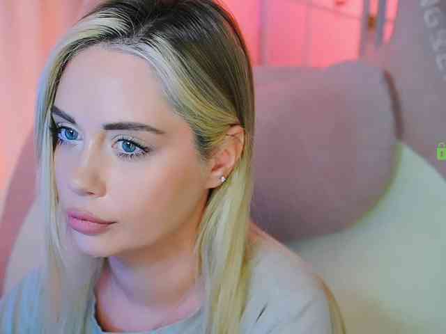 000--- Sex Cam Show