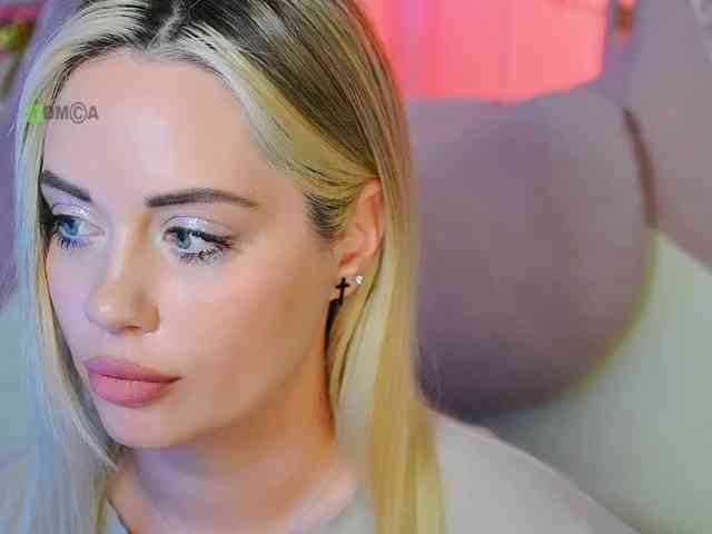 000--- Sex Cam Show