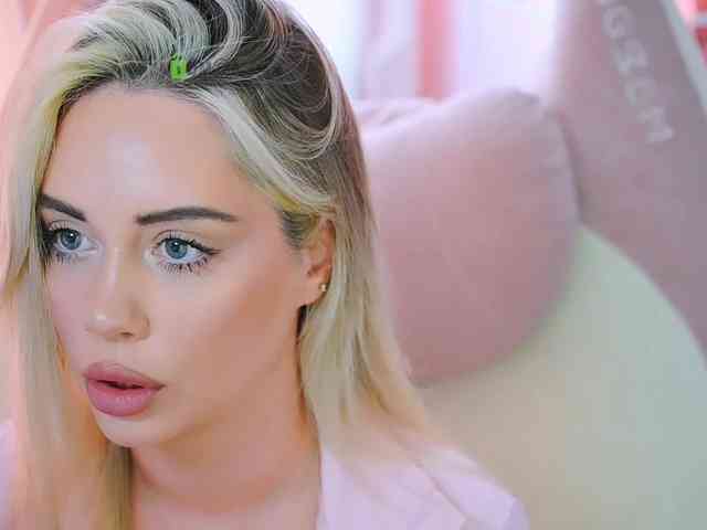 000--- Sex Cam Show