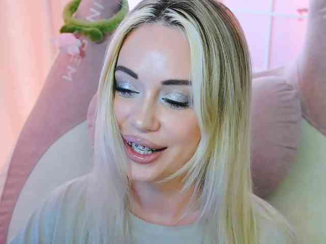 000--- Sex Cam Show