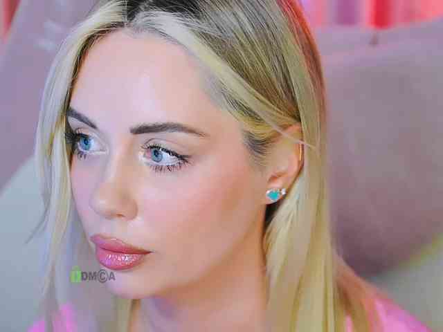 000--- Sex Cam Show